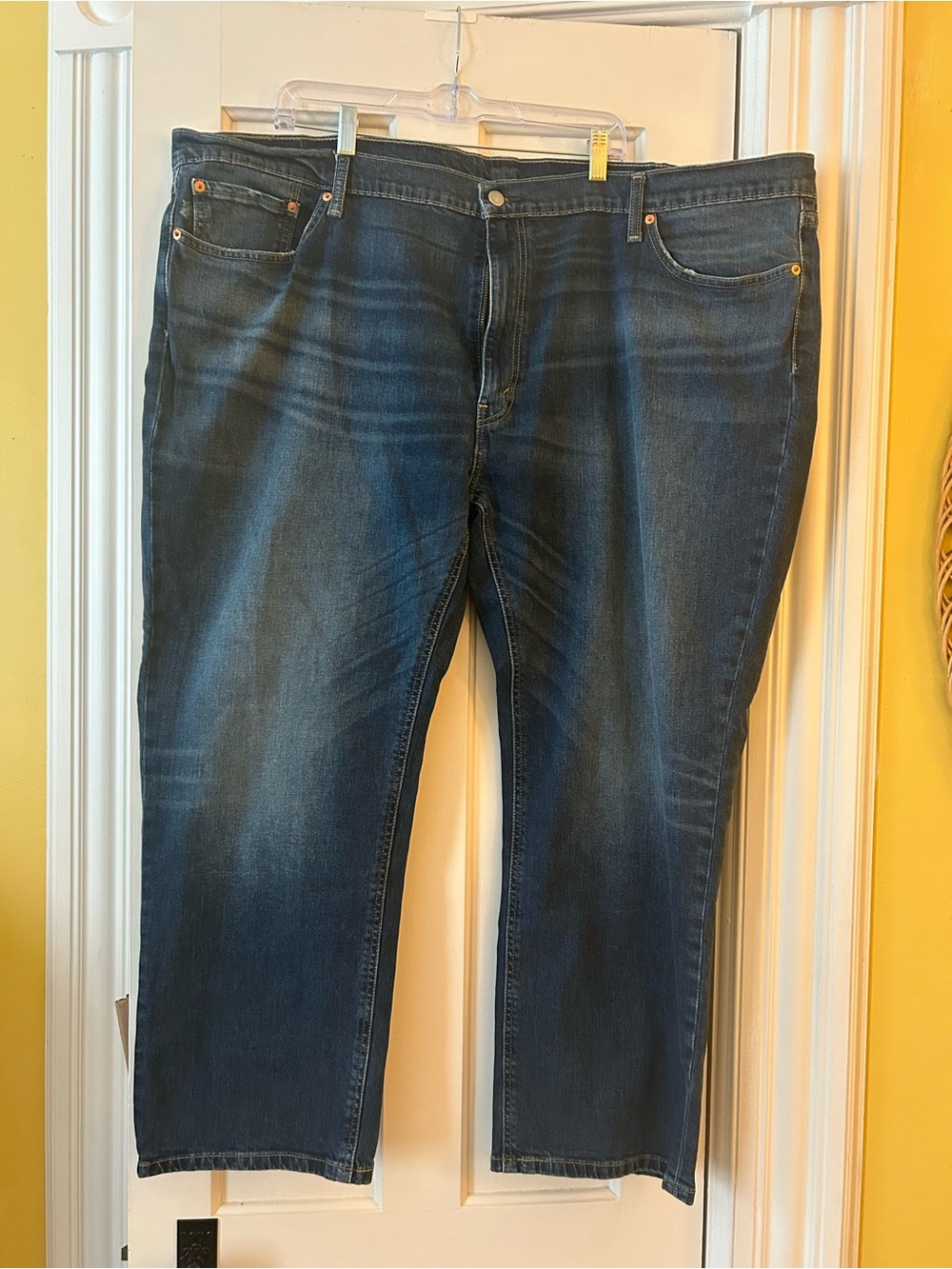 Levi's Men's Relaxed Dark Blue Jeans